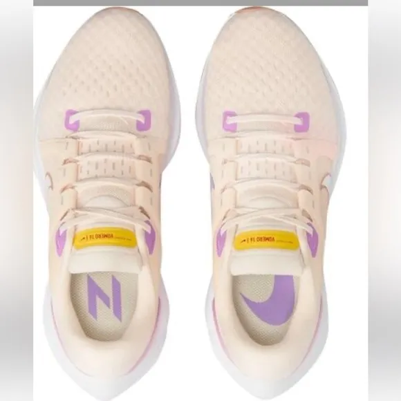Nike Air Zoom Vomero 16 Running Shoes