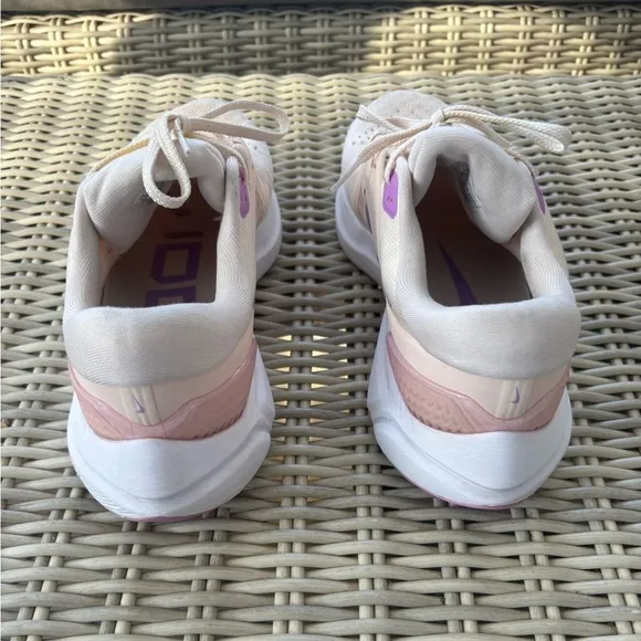 Nike Air Zoom Vomero 16 Running Shoes