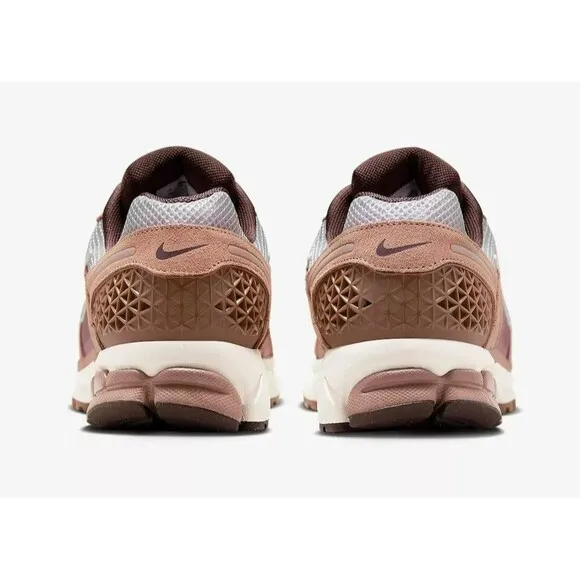 Nike Air Zoom Vomero 5 Dusted Clay Men’s Size 10.5 Running Shoes HF1553-200