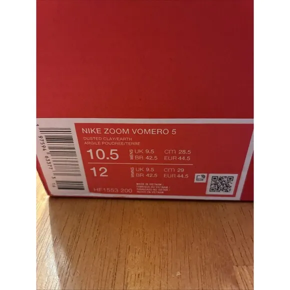 Nike Air Zoom Vomero 5 Dusted Clay Men’s Size 10.5 Running Shoes HF1553-200