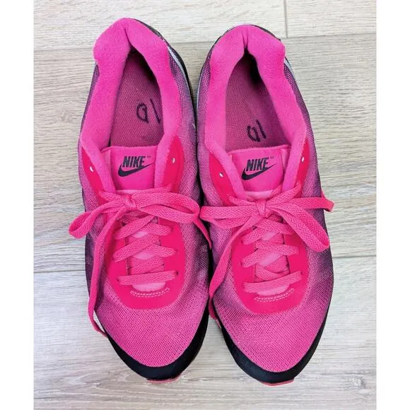 Nike AirMax Invigor Women's Pink Black Trainers Sneaker Athletic Shoes Size 10