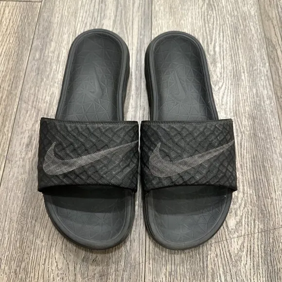Nike Benassi Solarsoft Sandals Slides Size 9 Black Slippers On 705474-091