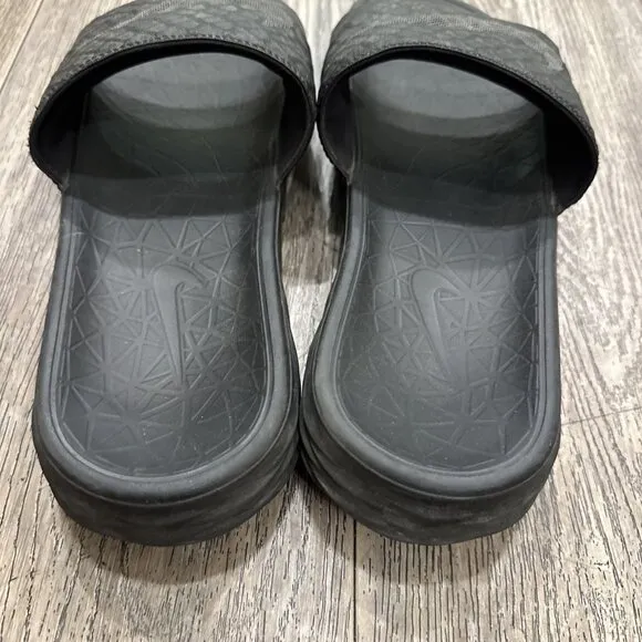 Nike Benassi Solarsoft Sandals Slides Size 9 Black Slippers On 705474-091