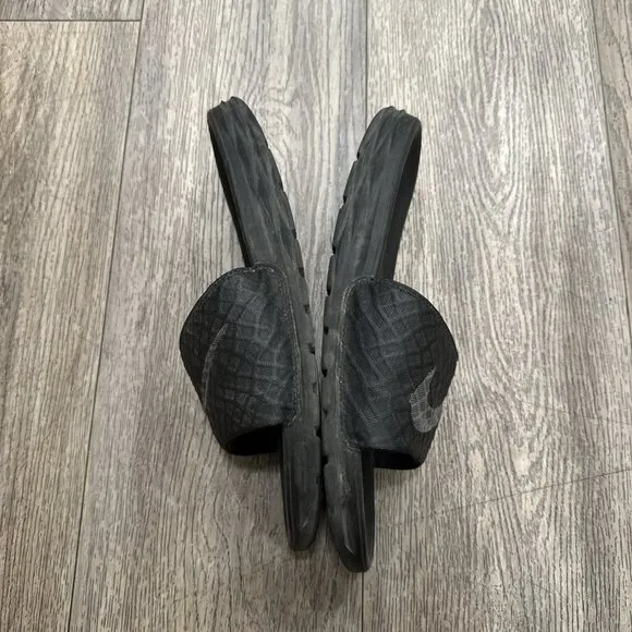Nike Benassi Solarsoft Sandals Slides Size 9 Black Slippers On 705474-091