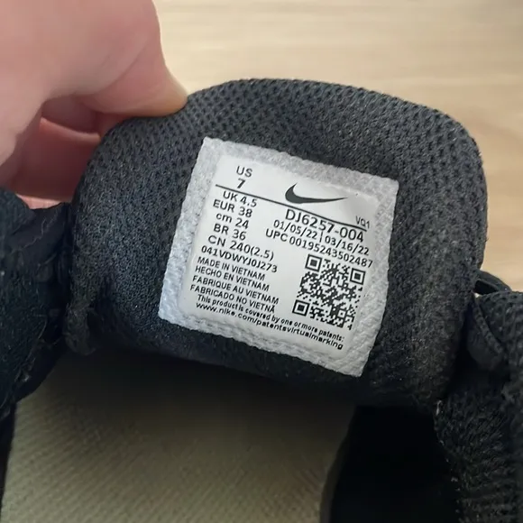Nike Black Athletic Shoes Size 7