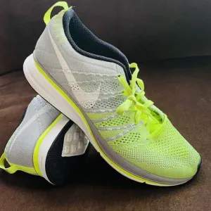 Nike Flyknit Trainer Running Shoes Mens Size 6.5 Womens 8 US 39 Volt White Gray