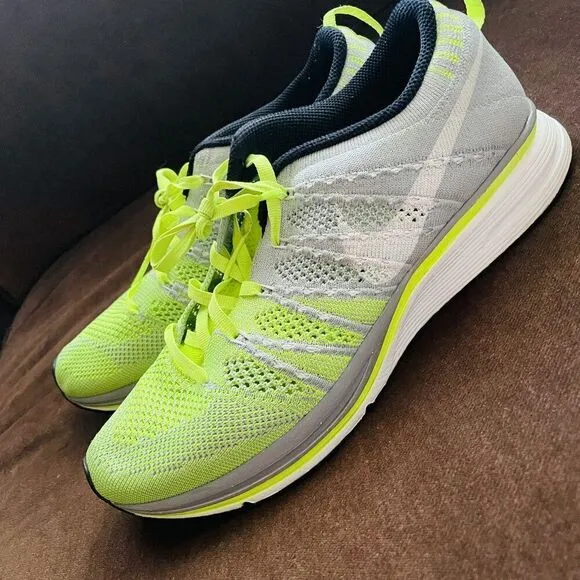 Nike Flyknit Trainer Running Shoes Mens Size 6.5 Womens 8 US 39 Volt White Gray
