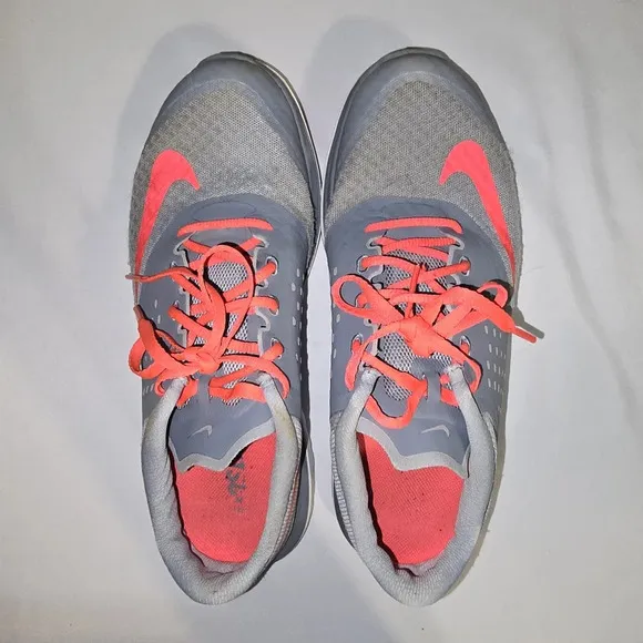 Nike FS Lite Run 2 Women’s Size 8 Gray/Hot Pink