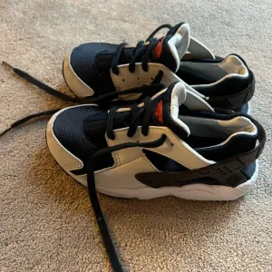 Nike Huarache kids sneakers