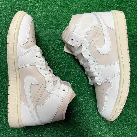 Nike Jordan 1 Mid Legend Light Brown Womens Shoes BQ6472-201 VNDS Sz 7.5