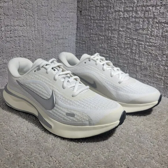 Nike Journey Run Womens Size 9 US White Metallic Silver Running Shoes FJ7765-104