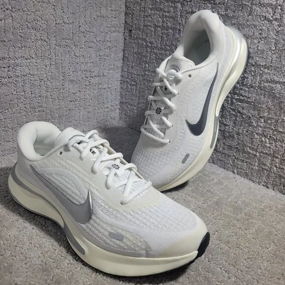 Nike Journey Run Womens Size 9 US White Metallic Silver Running Shoes FJ7765-104