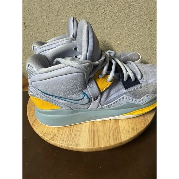 Nike Kyrie 8 Infinity Future Past Basketball Shoes Mens Size 7.5