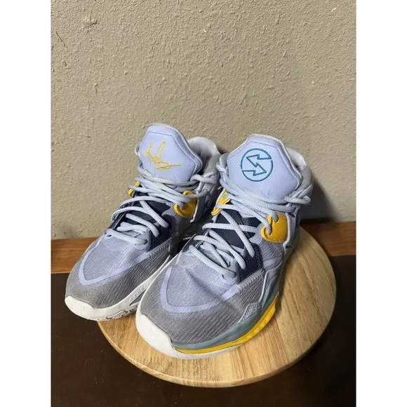 Nike Kyrie 8 Infinity Future Past Basketball Shoes Mens Size 7.5