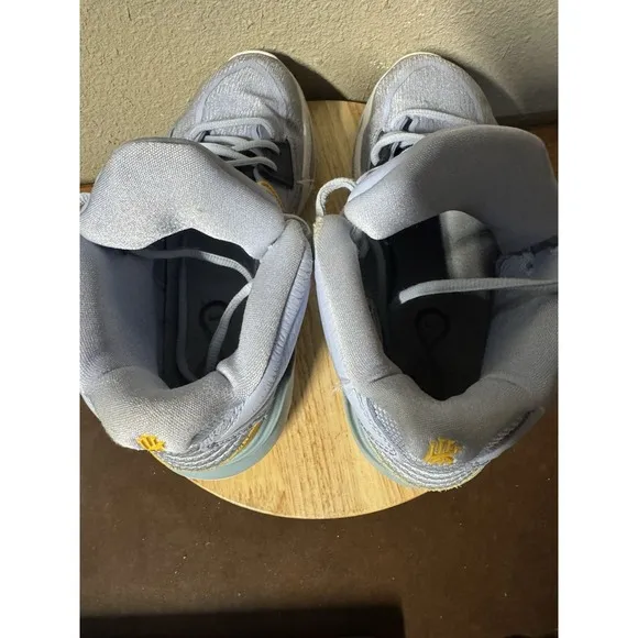 Nike Kyrie 8 Infinity Future Past Basketball Shoes Mens Size 7.5