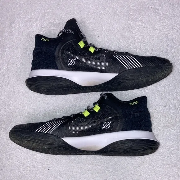 Nike KYRIE FLYTRAP black anthracite basketball sneaker shoe 6.5y