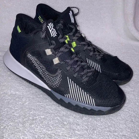 Nike KYRIE FLYTRAP black anthracite basketball sneaker shoe 6.5y