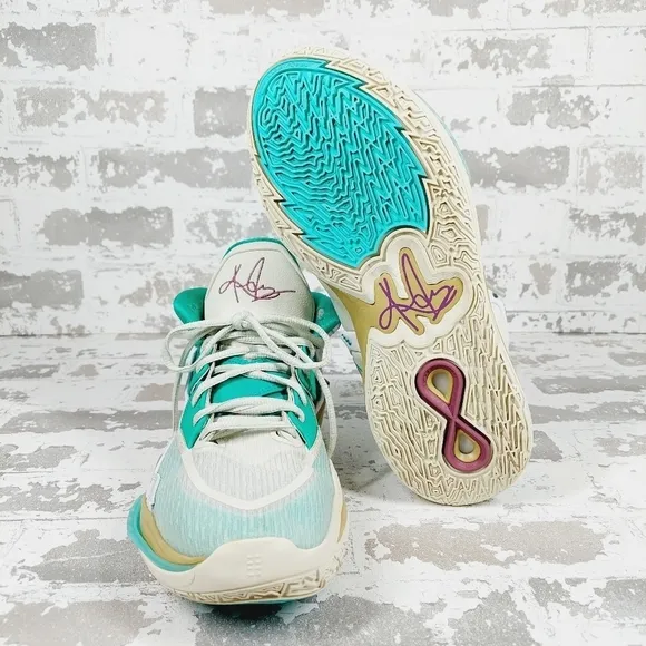Nike Kyrie Infinity 8 Sea Glass/Dynamic Turquoise Running Sneakers F217