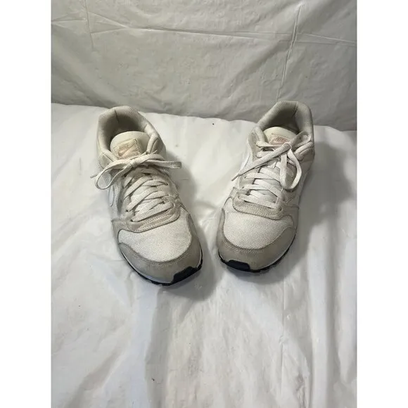 Nike MD Runner 2MD Runner 2 Phantom Light Cream 749869-011size 10.5