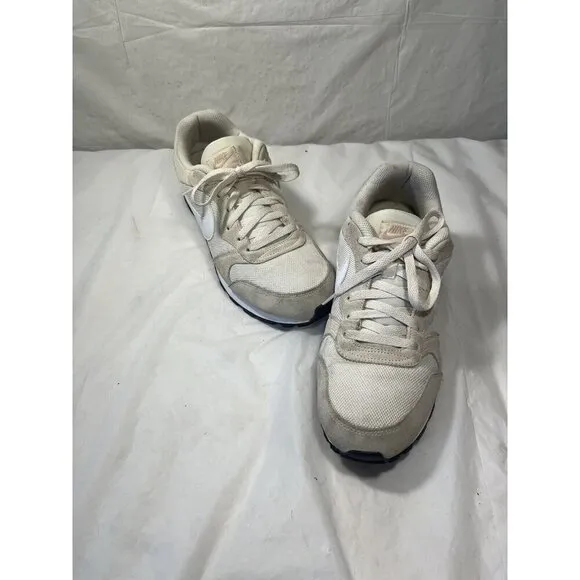 Nike MD Runner 2MD Runner 2 Phantom Light Cream 749869-011size 10.5