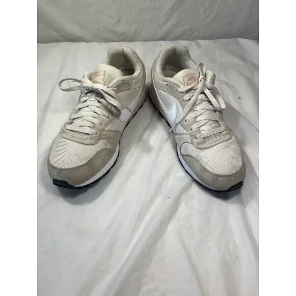 Nike MD Runner 2MD Runner 2 Phantom Light Cream 749869-011size 10.5