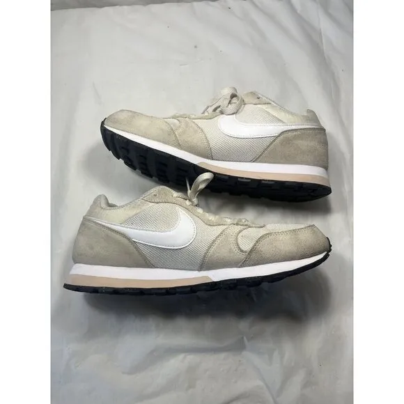 Nike MD Runner 2MD Runner 2 Phantom Light Cream 749869-011size 10.5