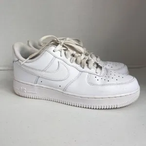 Nike Men's Air Force 1 '07 CW2288-111 White Casual Shoes Sneakers Size 8