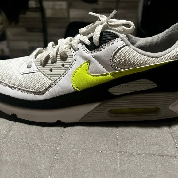 Nike Mens Air Max 90 CZ1846-100 White Running Shoes Sneakers Size 11.5