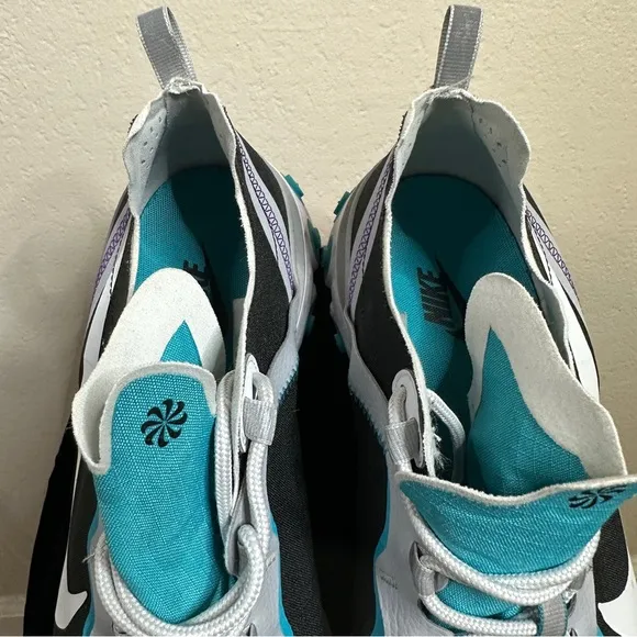 NIKE men’s aqua blue and black React Element 55 SE athletic shoes 11.5