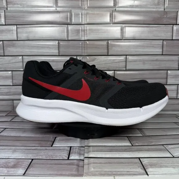Nike Men's Black/Red Run Swift 3 Running Sneakers Shoe Size 10-NEW