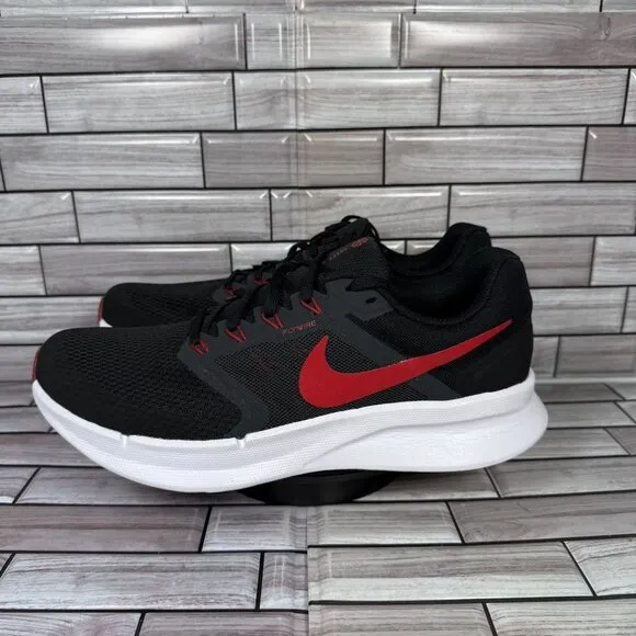 Nike Men's Black/Red Run Swift 3 Running Sneakers Shoe Size 10-NEW