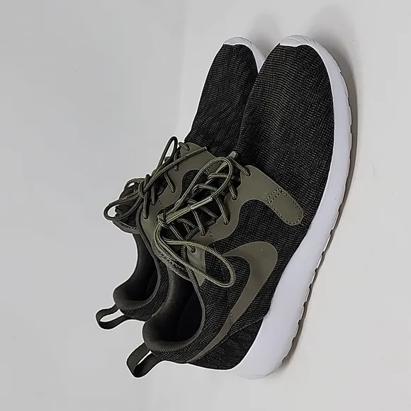 Nike Mens Roshe One 777429-300 Green Running Shoes Sneakers Size 9.