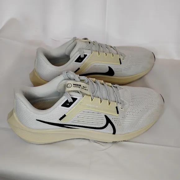 Nike Pegasus 40 Air Zoom Running Shoes Women's 10 1/2