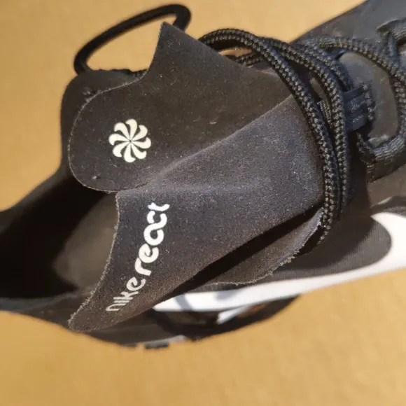 Nike React element 55 men's size 8 black
