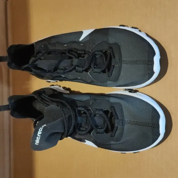 Nike React element 55 men's size 8 black