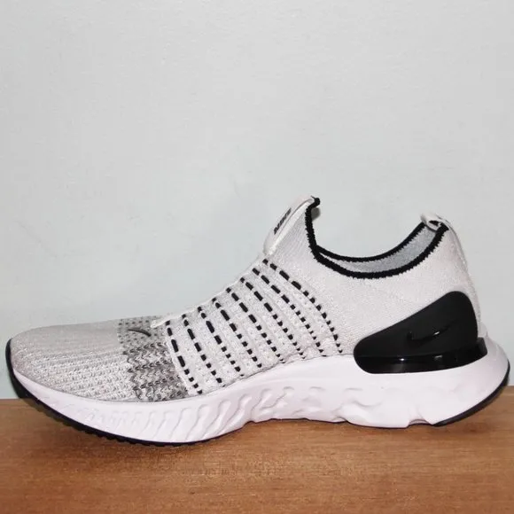 Nike React Phantom Run Flyknit 2 Oreo Shoes Mens 9.5 White Black