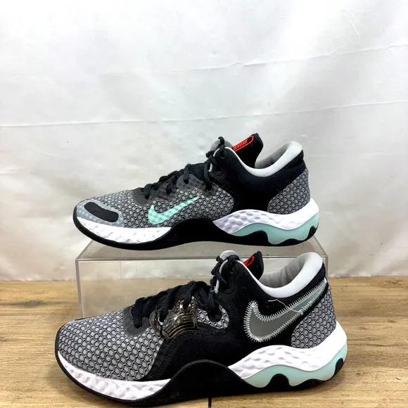Nike Renew Elevate 2 Wolf Grey Light Dew Low-Top   Men’s Size 10.5  CW3406-001