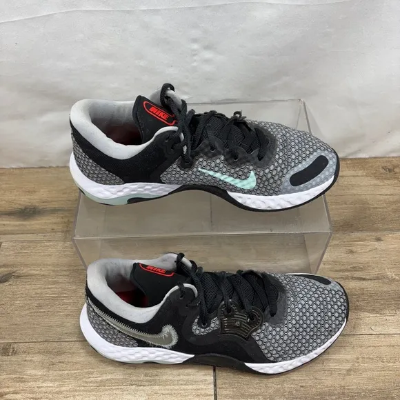 Nike Renew Elevate 2 Wolf Grey Light Dew Low-Top   Men’s Size 10.5  CW3406-001