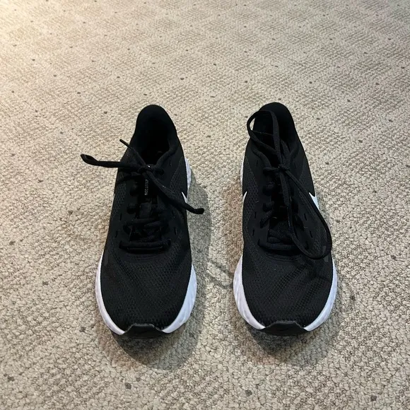 Nike Revolution 5 Running Shoes.