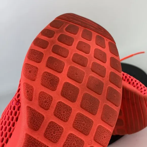 Nike Roshe One Hyperfuse Crimson Running Shoes 833826-800 Women's Size 6