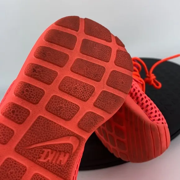 Nike Roshe One Hyperfuse Crimson Running Shoes 833826-800 Women's Size 6