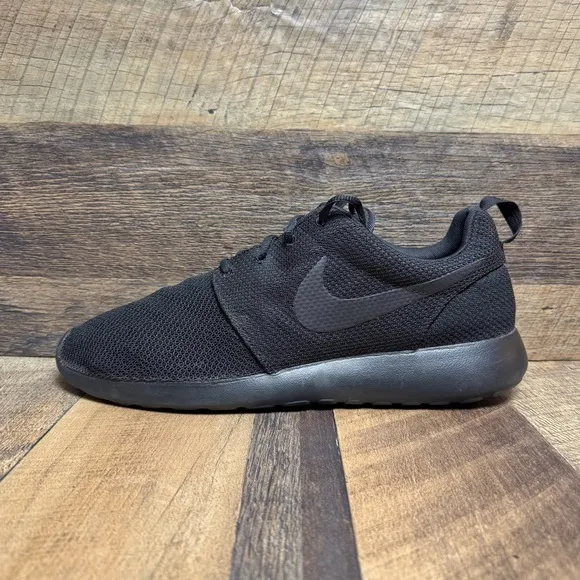 Nike Roshe One Triple Black Athletic Running Sneakers Size 13 Men’s - 511881-026