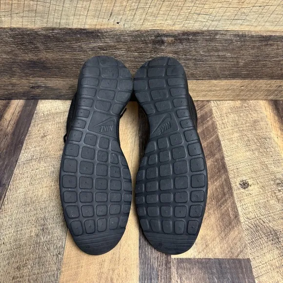 Nike Roshe One Triple Black Athletic Running Sneakers Size 13 Men’s - 511881-026