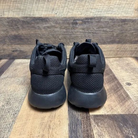 Nike Roshe One Triple Black Athletic Running Sneakers Size 13 Men’s - 511881-026