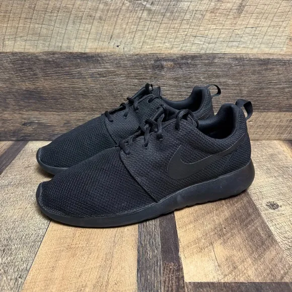 Nike Roshe One Triple Black Athletic Running Sneakers Size 13 Men’s - 511881-026