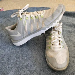 Nike Running Shoes Sneakers Free Trainer 5.0, Men's Size 9.5, White Gray Grey