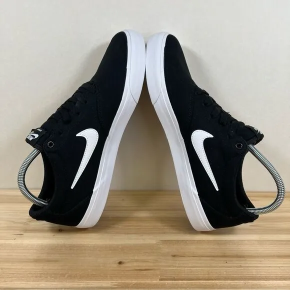 Nike SB Charge Canvas casual skate sneakers Mens 11 Black White NEW