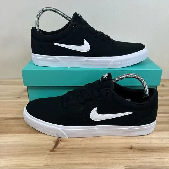 Nike SB Charge Canvas casual skate sneakers Mens 11 Black White NEW