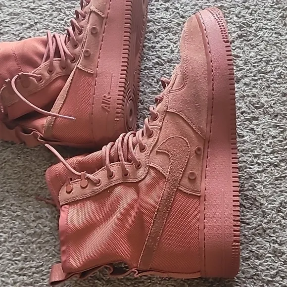 Nike SF Air Force AF1 dusty peach hightop sneaker shoes size 11.5