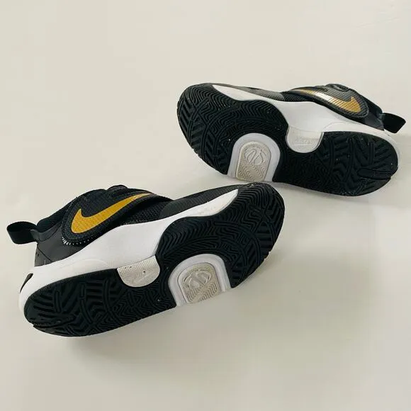 Nike | Team Hustle D 11 Basketball Shoes EUC 11c Black Gold